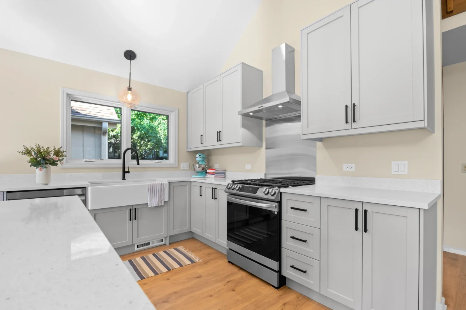 custom kitchen cabinets